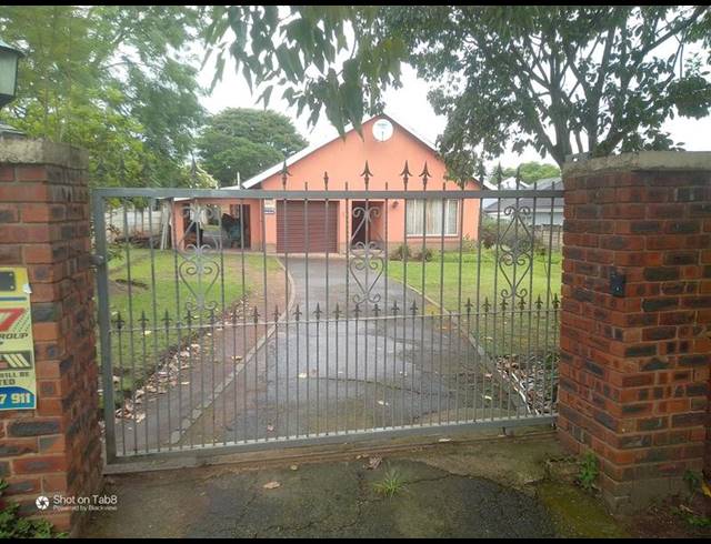 3 BEDROOM HOUSE FOR SALE IN LYNFIELD PARK